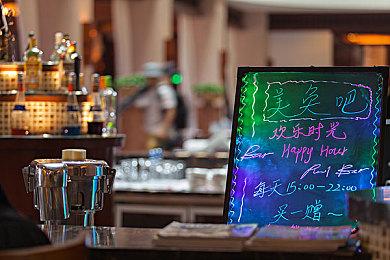 笨拙小白人：笑料百出的解谜冒险之旅